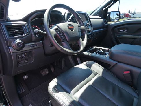 Used 2021 Nissan Titan PRO-4X w/ Pro-4x Convenience Package AWD/4WD image 25