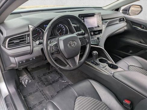 Used 2023 Toyota Camry SE image 9