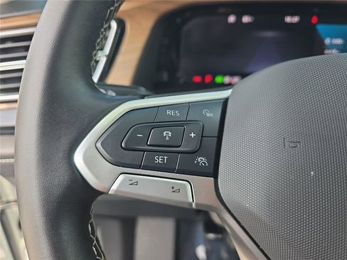 Used 2025 Volkswagen Atlas SE FWD image 27