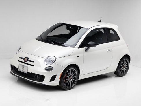 Used 2018 FIAT 500 Abarth w/ Popular Equipment Package image 1