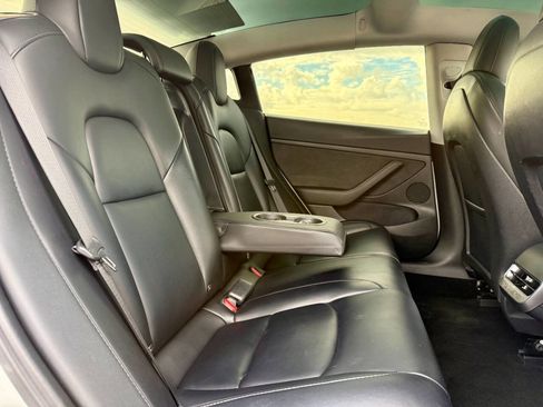 Used 2021 Tesla Model 3 Long Range image 19