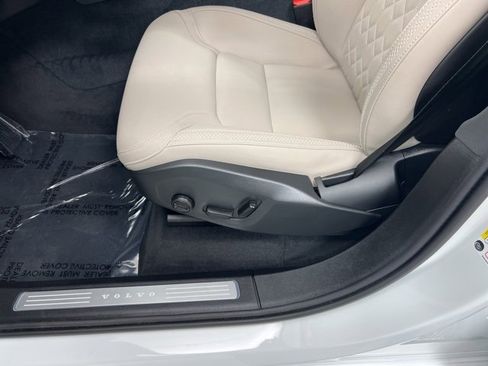 New 2026 Volvo XC90 B6 Plus w/ Protection Package Premier image 16