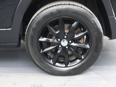 Used 2014 Jeep Cherokee Altitude w/ Comfort/Convenience Group image 11