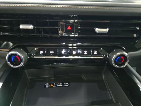 New 2026 Chevrolet Suburban High Country AWD/4WD image 23