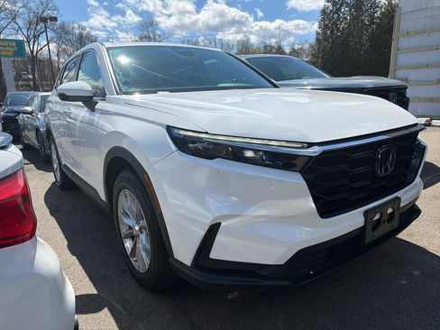 Used 2024 Honda CR-V EX image 3