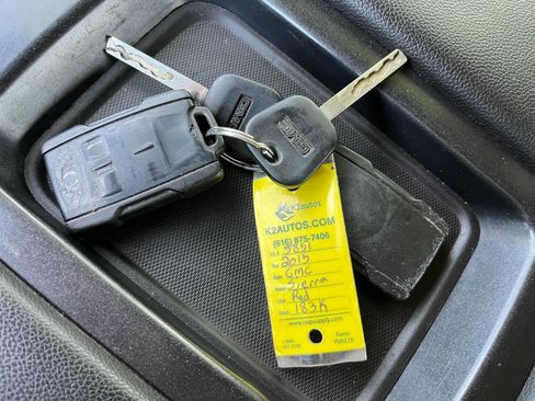 Used 2015 GMC Sierra 1500 SLE image 12