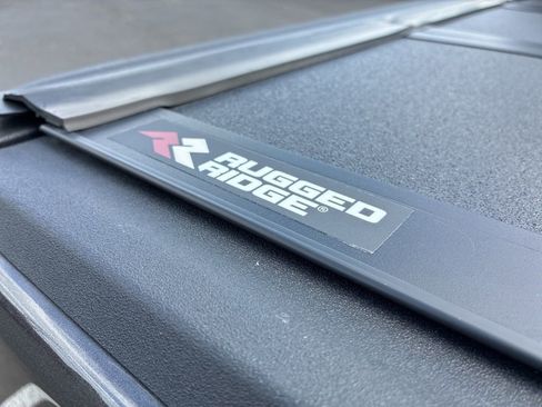 Used 2025 Jeep Gladiator Mojave image 11