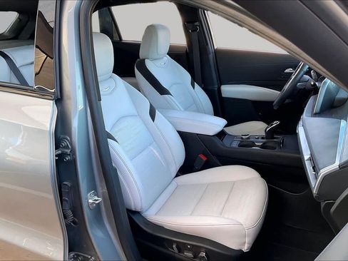 Used 2024 Cadillac XT4 Sport FWD image 10