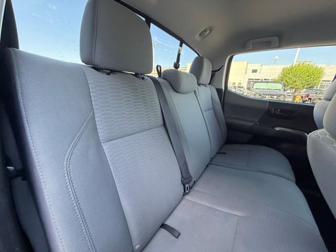 Used 2016 Toyota Tacoma SR5 w/ SR5 Appearance Package (SN) RWD image 18