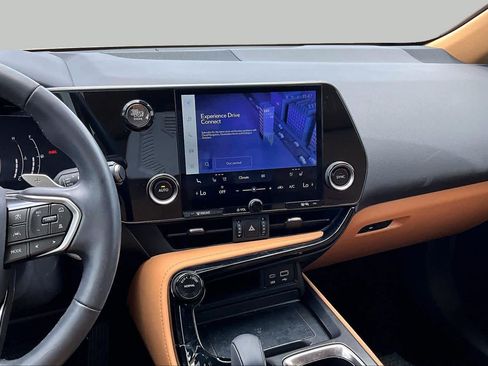 Used 2025 Lexus NX 350 AWD w/ Accessory Package (A2) image 7