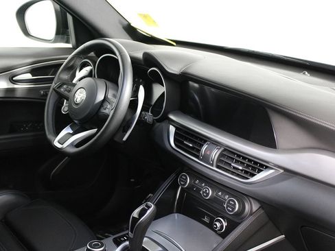 Used 2023 Alfa Romeo Stelvio Veloce AWD/4WD image 24