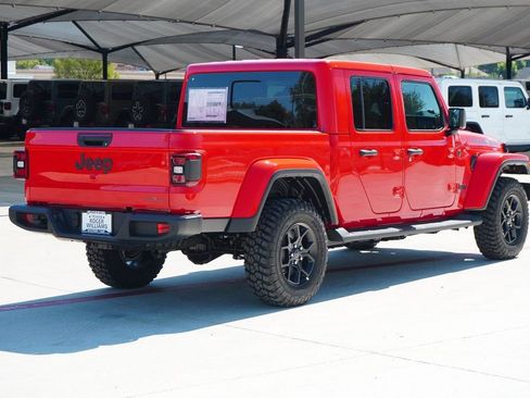 New 2025 Jeep Gladiator Sport image 4