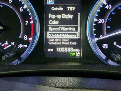 Used 2019 Toyota Highlander XLE image 19