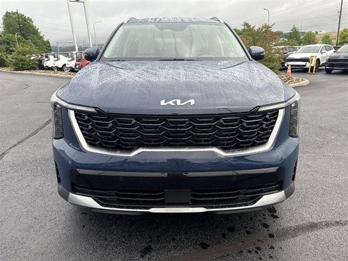 New 2025 Kia Sorento S image 2