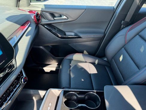 New 2026 Chevrolet Equinox RS w/ Convenience Package III FWD image 33