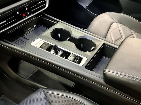 Used 2025 Volkswagen Atlas SE image 20