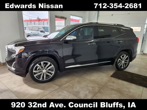 Used 2020 GMC Terrain Denali w/ Denali Premium Package image 4