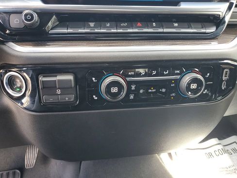 Used 2025 Chevrolet Silverado 2500 LT w/ Convenience Package image 23