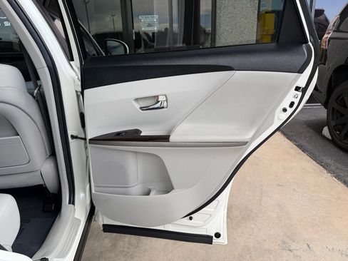 Used 2012 Toyota Venza LE w/ LE Convenience Pkg FWD image 33