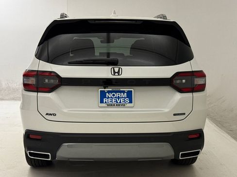 New 2026 Honda Pilot Touring image 8