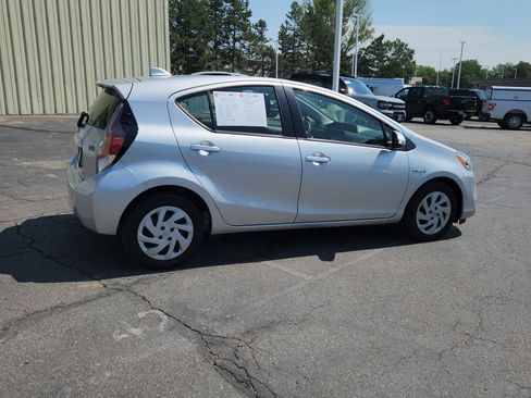 Used 2015 Toyota Prius C Two FWD image 10