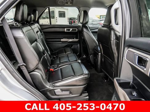 Used 2023 Ford Explorer XLT w/ Equipment Group 202A AWD/4WD image 39
