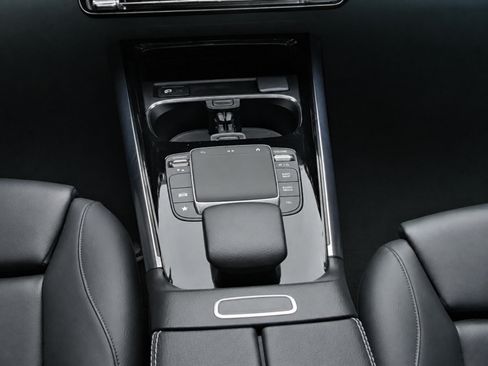 Used 2021 Mercedes-Benz GLA 250 4MATIC image 14