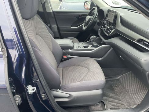Used 2023 Toyota Highlander LE image 46