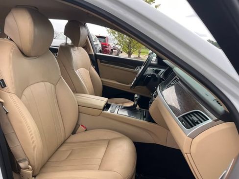 Used 2018 Genesis G80 3.8 RWD image 29