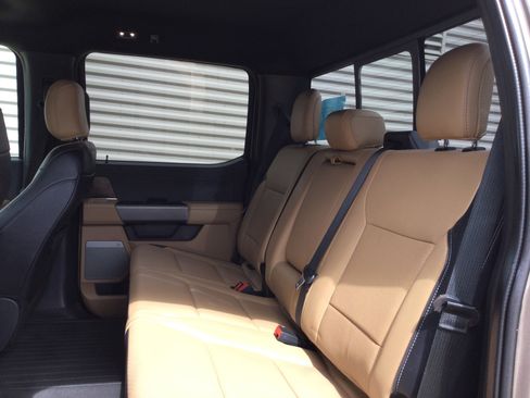 Used 2022 Ford F150 Lariat image 9