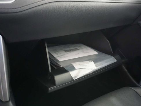 Used 2023 Toyota Corolla Cross XLE image 18