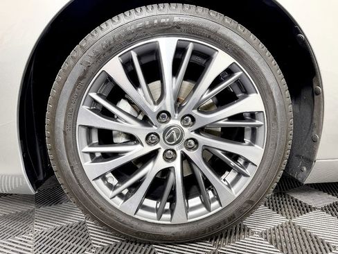 Used 2019 Lexus ES 300h w/ Premium Package FWD image 24