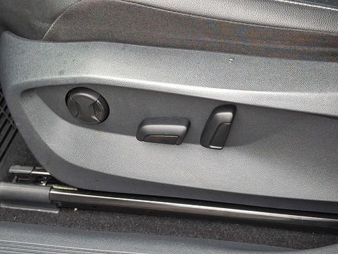 Certified 2022 Volkswagen Tiguan SE AWD/4WD image 11