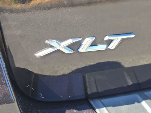 Used 2021 Ford Explorer XLT w/ Equipment Group 202A AWD/4WD image 7