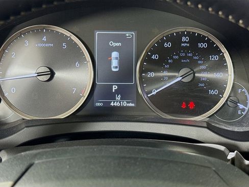 Used 2019 Lexus IS 300 AWD image 12