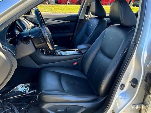 Used 2014 INFINITI Q50 Premium w/ Navigation Package image 17