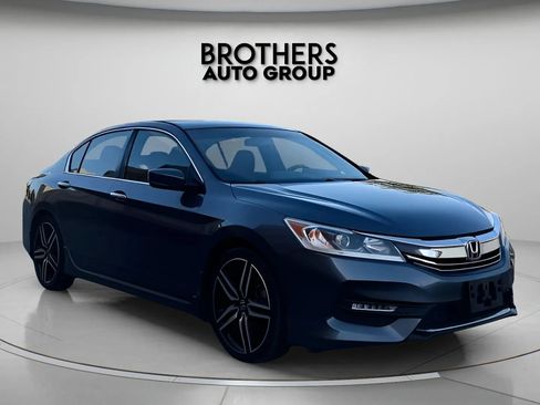 Used 2016 Honda Accord Sport image 4