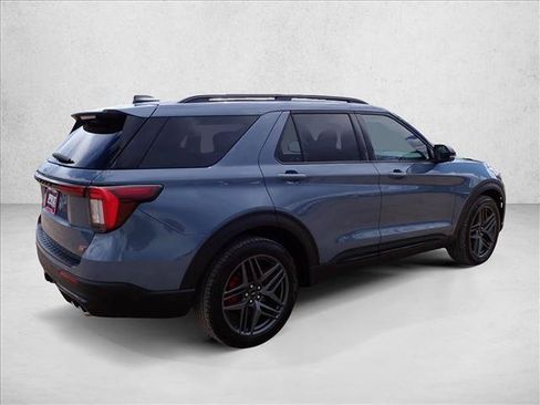 Used 2025 Ford Explorer ST AWD/4WD image 4