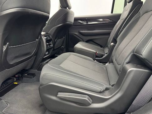 Used 2023 Jeep Grand Cherokee L Laredo AWD/4WD image 38