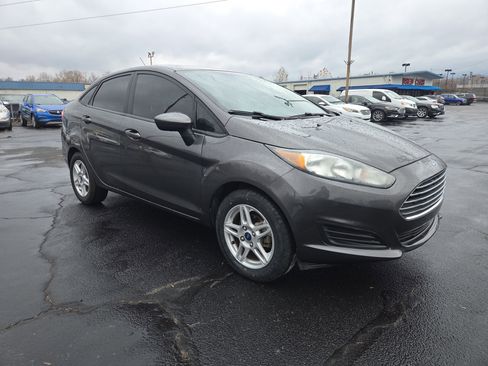 Used 2017 Ford Fiesta SE image 7