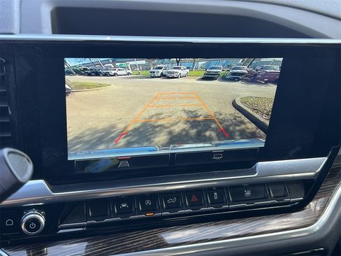 Used 2025 GMC Sierra 1500 Elevation image 16