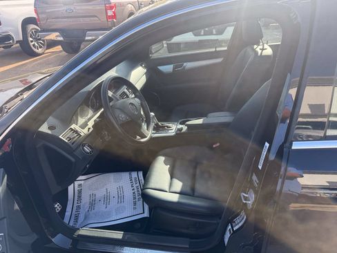 Used 2009 Mercedes-Benz C 300 Sedan image 7