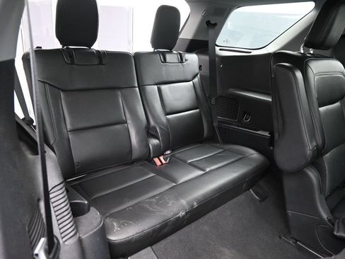 Used 2022 Ford Explorer Limited w/ Equipment Group 301A AWD/4WD image 24