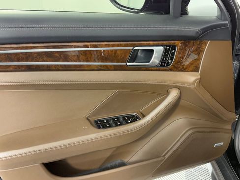 Used 2018 Porsche Panamera 4S image 15