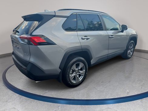 Used 2024 Toyota RAV4 XLE FWD image 5