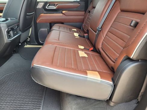 Used 2024 GMC Sierra 3500 Denali Ultimate AWD/4WD image 27