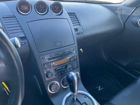 Used 2004 Nissan 350Z Touring w/ Aerodynamics Pkg image 19