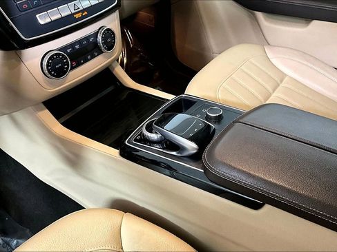 Used 2017 Mercedes-Benz GLE 350 w/ Premium 1 Package image 17