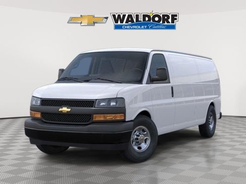New 2026 Chevrolet Express 2500 Extended RWD image 9