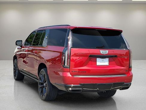 Certified 2025 Cadillac Escalade ESV Sport Platinum w/ LPO, ONYX Package AWD/4WD image 4